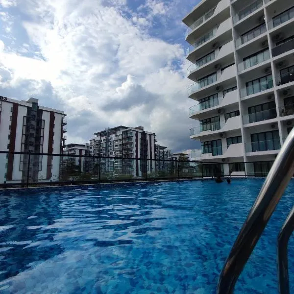 Banana Homestay Kuching - P' Residence，位于古晋的酒店