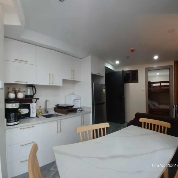 Modern 1Bedroom Condo,with heated Roofdeck pool by Mist and Pine，位于碧瑶的酒店