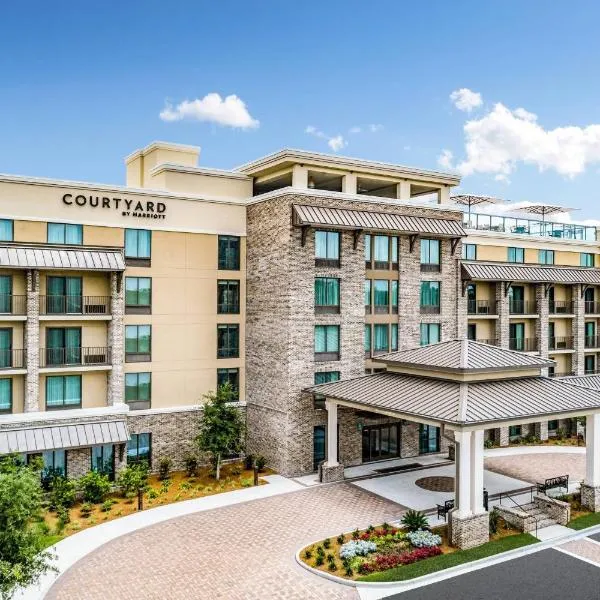 Courtyard by Marriott Hilton Head Island，位于希尔顿黑德岛的酒店